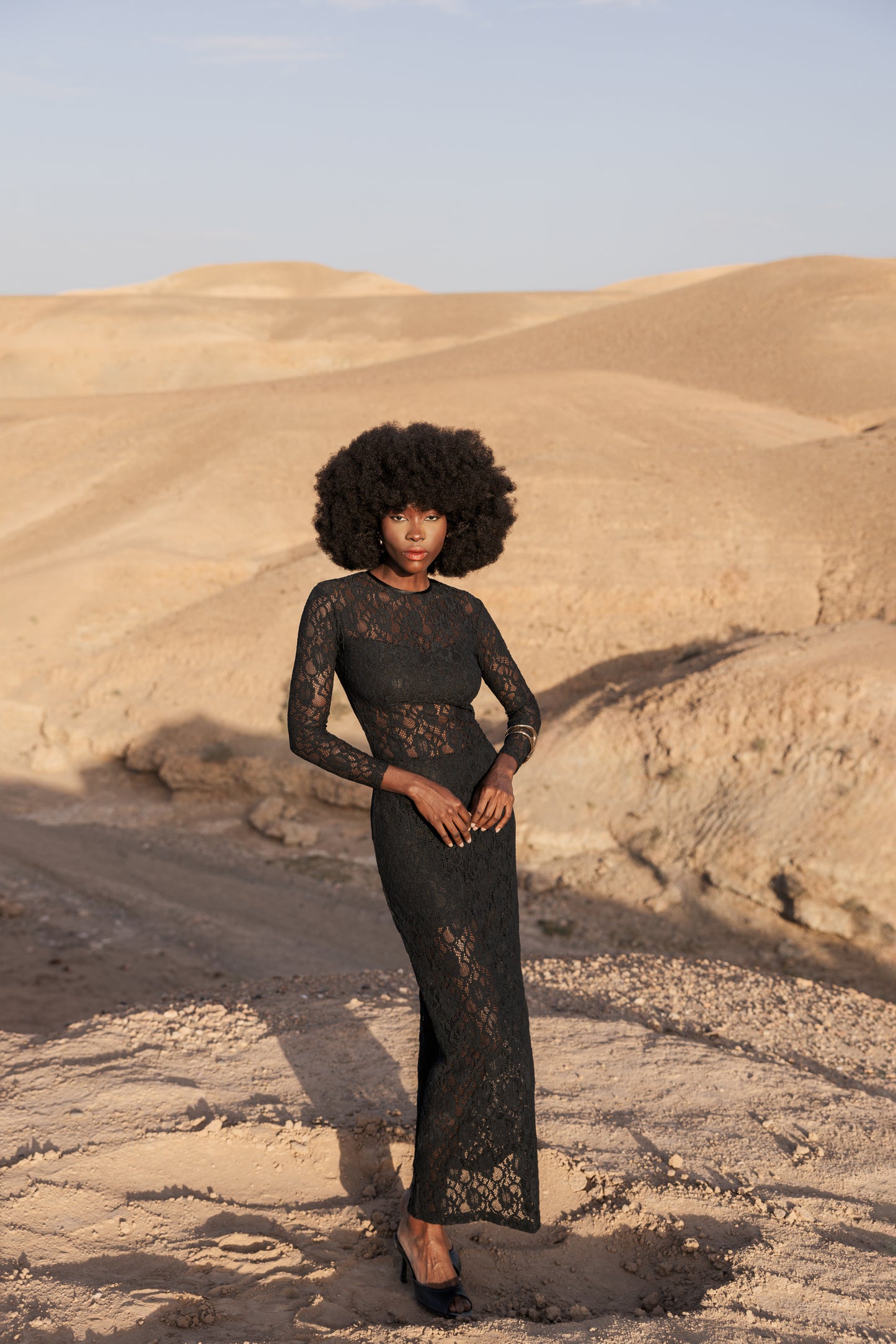 Robe longue en dentelle noire