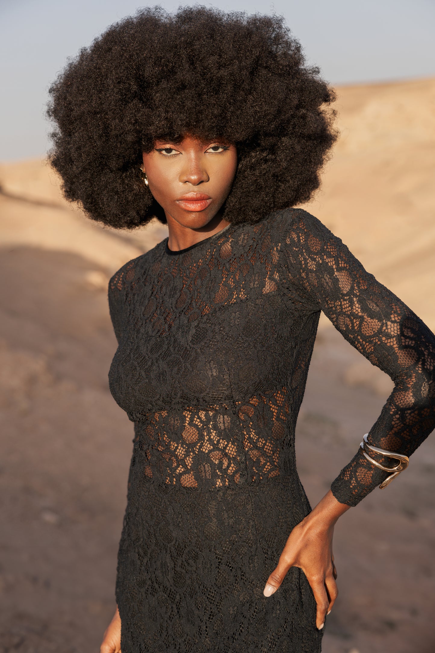 Robe longue en dentelle noire